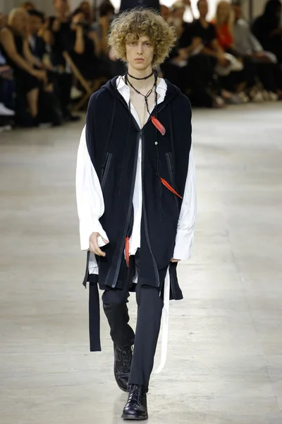 Look 22